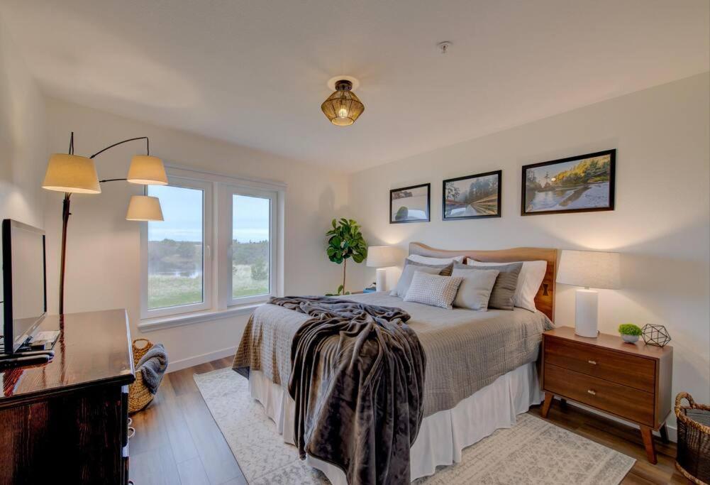 Beach Please-Updated Home With Ocean Views Long Beach Exterior foto