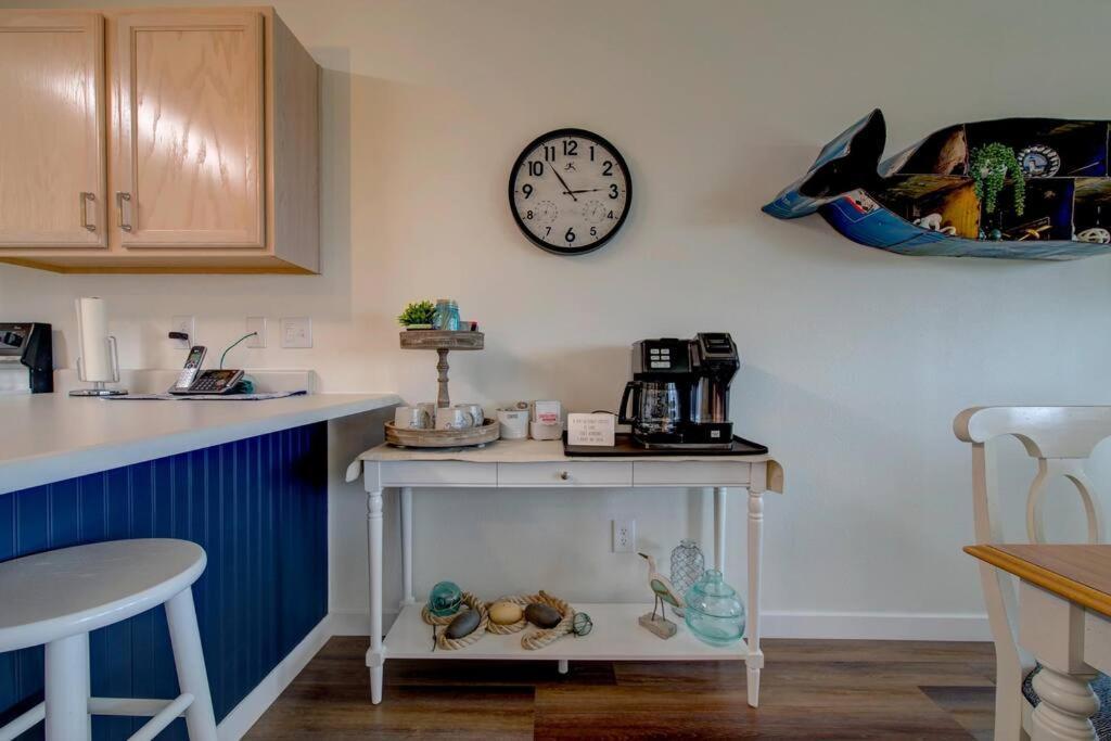 Beach Please-Updated Home With Ocean Views Long Beach Exterior foto